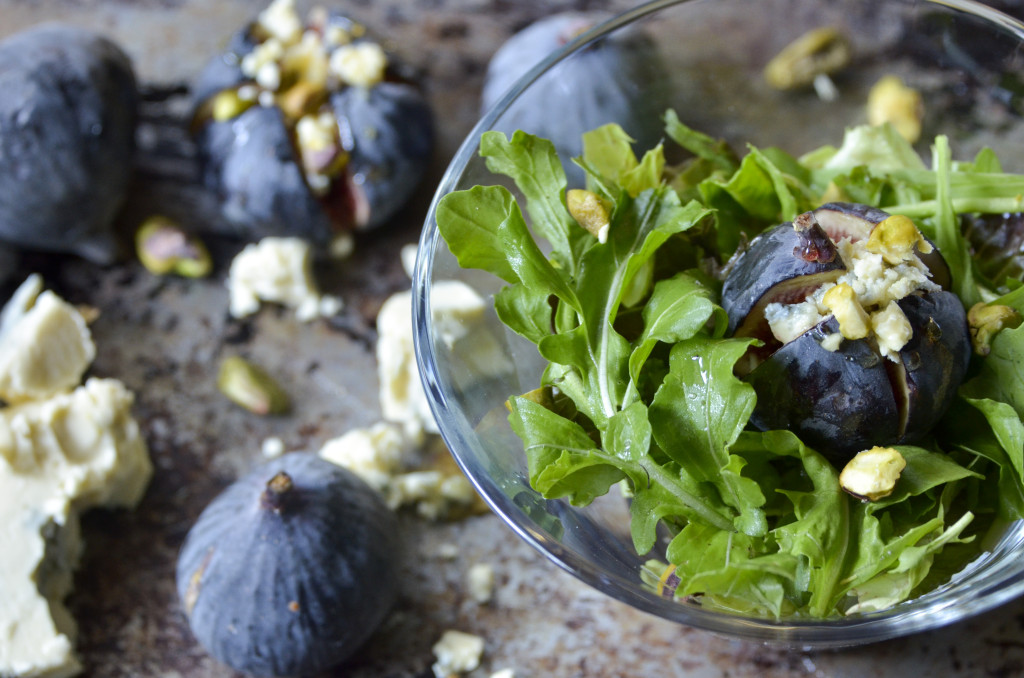 Fig salad with pistachios and gorgonzola